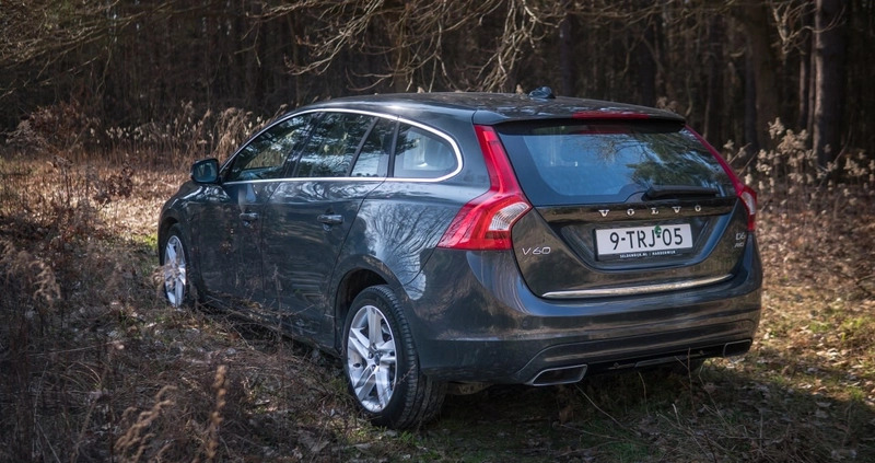 Volvo V60 cena 51800 przebieg: 351507, rok produkcji 2014 z Warszawa małe 631